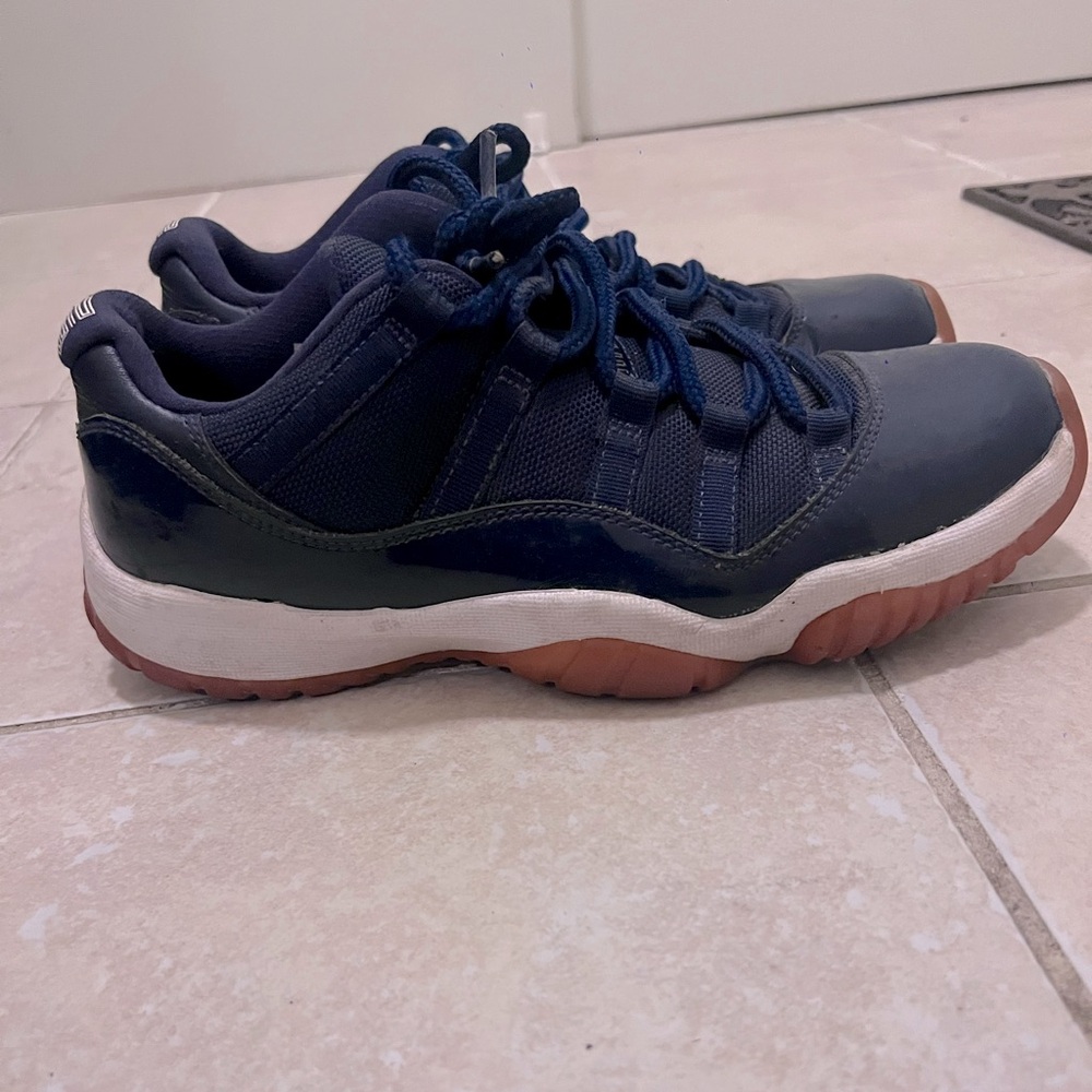 Air Jordan 11 retro low navy gum